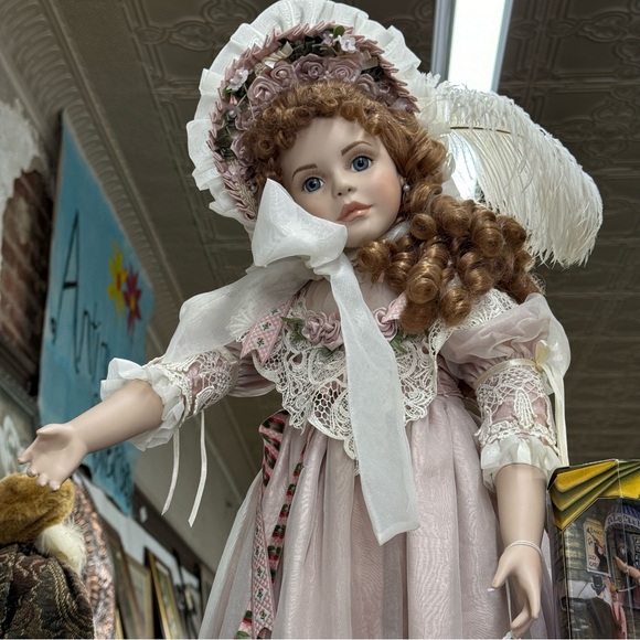Beautiful Vintage Signed Limited Edition Tall Porcelain Victorian Doll - Picture 2 of 9